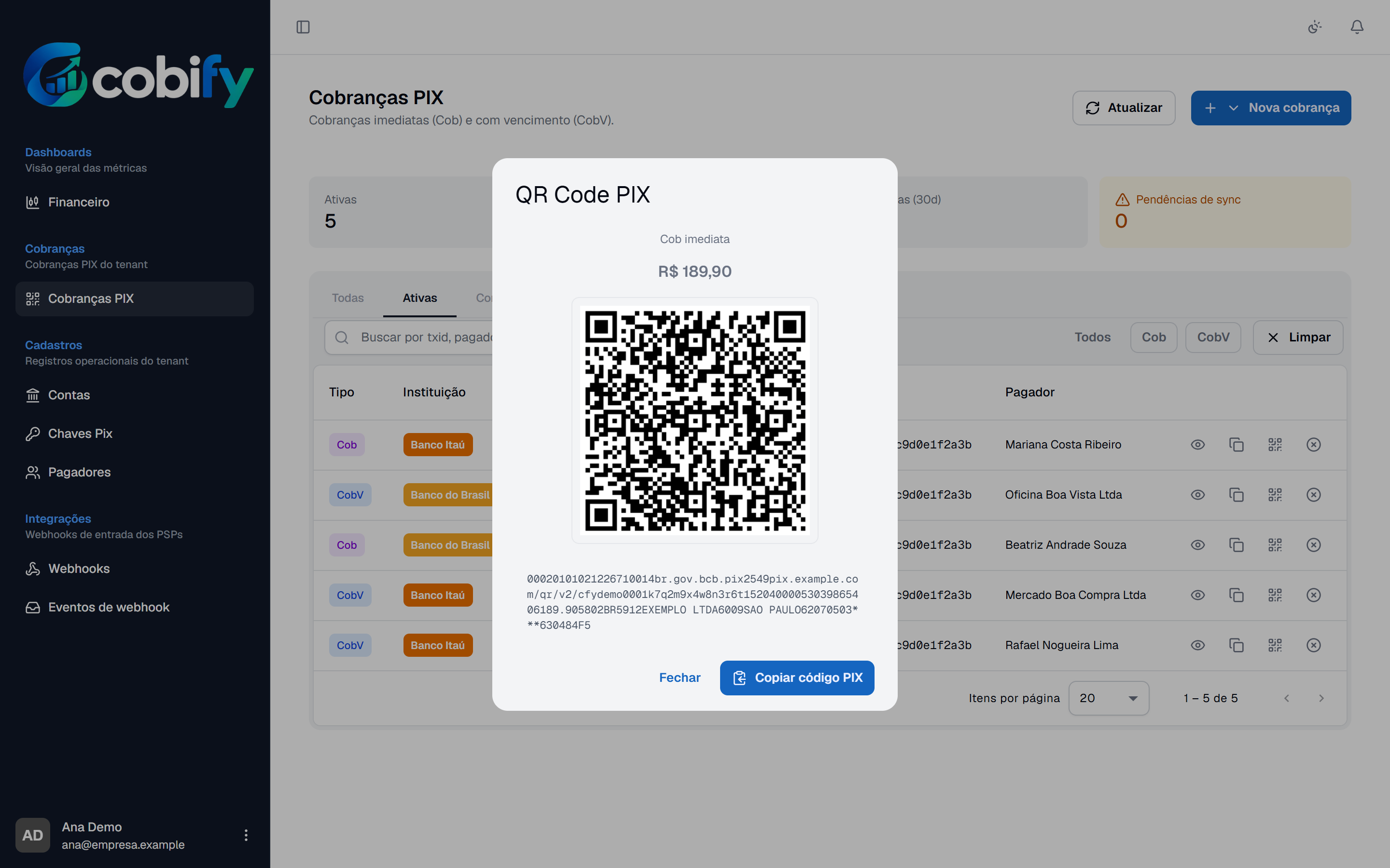 Janela com o QR Code de uma cobrança Pix e o botão para copiar o código